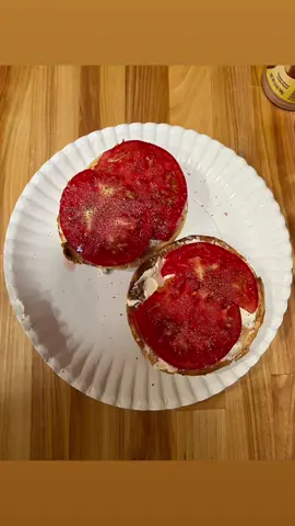 Toasted Everything Bagel, Cream Cheese, Fresh 🍅 from the Garden, Salt Pepper, I Highly Recommend ❤️ #Breakfast #tomatoesoftiktok #Georgia @Philly Cream Cheese @thomasbagels1 #yummy