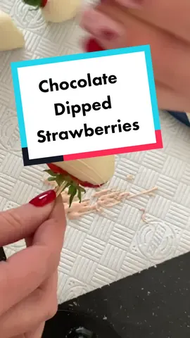 Chocolate dipped strawberries 😍 #yum #chocolatedippedstrawberries #chocolatestrawberries #dessert #chocolate #watchme #debbiebakes #caketutorials #learncake #strawberry #food #cakestuff #caketok