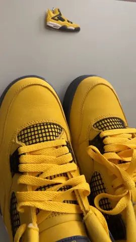 Poor Thing 🥺 #fyp #sneakershopping #sneakernews #sneakersdrop #sneakersnstuff #sneakercollection #sneakerfinds #sneakerproblems #sneakernews #sneakerheads #viral