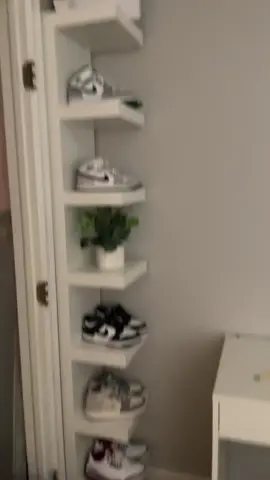 had to ask for help w this one 🤫#trending #fyp #redoingmyroom #xyzbca #foryou #foryoupage #shoes #display