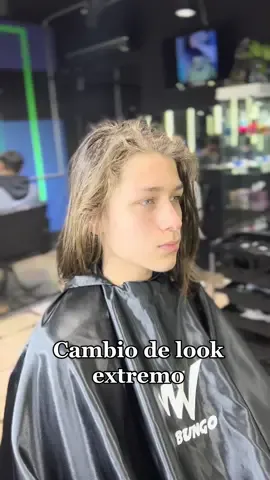 Cambio de look extremo le metimos al brother vino con melena full lacio y le metimso degrade medio con fleco largo  y full texturado 😎🤯🚀 #parati #fyp #peluqueria #foryoupage #cortedepelo #peinado #texturado #texturizado #pegar #estilista #viral #haircut #lanave #foryou #lowfade #satisfying #peluquero #barbero #barber #barberia #asmrhaircut #asmr