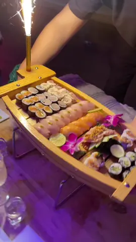 if i can force myself to get dressed up to go out then SO CAN U. sushi 😩 @🌸 Paris Tokyo 🌸  <3 #fyp #sushi #fy #datenight #foryou