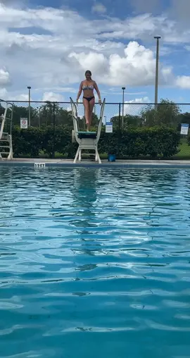 Best diver award goes to @taylor 🤣 #dive #fail #funny #Summer #swimming #pool #diving #hilarious #oops #faceplant