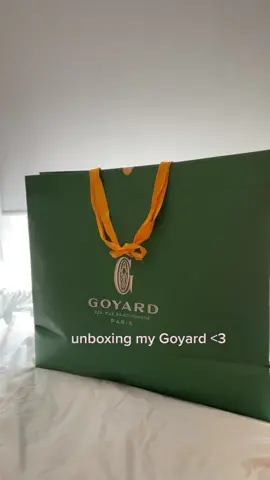 ok now i want another one😭💞 #goyard #goyardbag #unboxing #luxury #pursetok #birthdaygift
