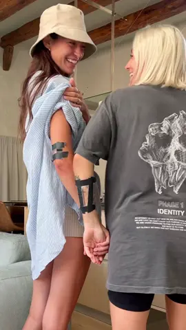 another country, another tattoo 🇬🇷 #greecetattoo #chaniagreece #couplegoals #anniversary #girlfriend @nicoledoriano_
