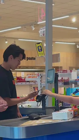 Day 21/30 of paying for peoples groceries ❤️