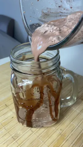 Versão de chocolate do milkshake de 2 ingredientes @cozinha_basica  #fy #foryou #receita #foryoupage