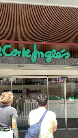 #palmeritasrellenas de #chocolate en #elcorteingles  de #goya  #madrid . Pefecta #merienda  para entrar a un #concierto  en el #wizinkcenter 😎🥰🥳 #parati #foodiemadrid #brunchmadrid #maluma #rosalia #harrystyles #camilo #conciertosmadrid #madrideventos #foodporn #pasteleria #artesanal