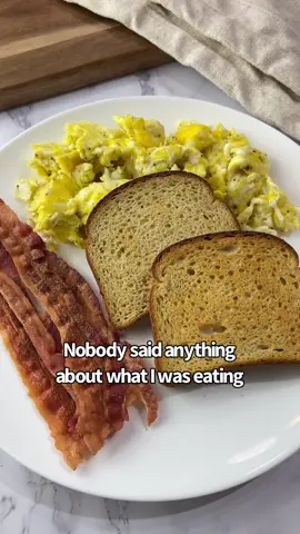 Imagine thinking that bread is healthier than an avocado 🤯🥴 #keto #lowcarb