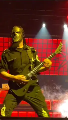 I will always look up to mick Thompson. hes one of the best guitarist ever. #mickthompson #slipknot #metal #heavymetal #metalhead #inspierd #Love #guitarist #guitar #fyp #foryoupage #foryou #trending