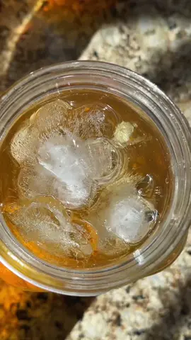 I’ve made 4 sets of these floral ice cubes already - beverage is a Trenta Iced Black Tea, with Mango Dragon Fruit base, + Sweetner, 🔥🤍 - ice cube tray is from Hobby Lobby 🥹