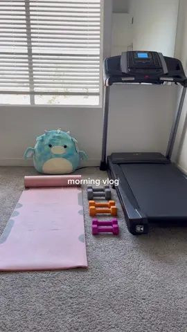 rise & grind or sleep in & grind later. the world is your oyster <3 @Bloom Nutrition  #morningroutine #minivlog #aesthetic #Lifestyle #bloomnu #foryoupage #fyp