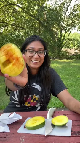 Joining fruit cutting tok #mangoes #fruitcutting #tropicalfruit #summerfruit #fyp #foryou #bestversionofyou #eathealthy