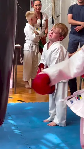 There are two types of people in the world 🤣😭 (via IG: Shintoleszno) #karate #mma #UFC #knockout #funny #ko #crybaby #taekwondo #bagwork #training #spar