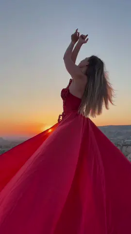 Designer @olgakirsanova_design #cappadocia #turkey #cappadociaphotographer #reddress