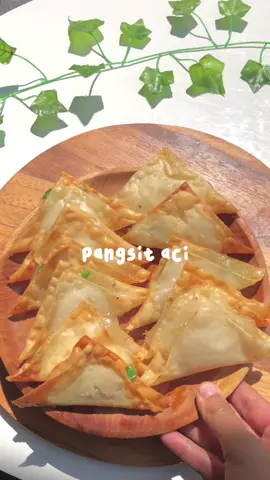 Balas @jncok049 coba bikin ini pasti kriuk kriuk tp kenyel juga😉 bisa buat ide jualan 😍 #fypsounds #masakaesthetic #masaksimple #masakanrumahan #cobain #kreasi #pangsittulangrangu #pangsit #malingpangsit #yummyyummy #yummyinmytummy #cemilansimpleenak