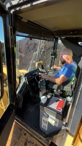 Caterpillar 990 #wheelloader From Operator's View #megamachineschannel #caterpillar990 #mining #mininglife #constructionequipment #heavymachinery