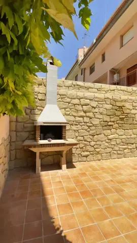 #Pregunta de @marcosalbajez  A falta de pintar y rejuntar…. Esta pared tiene muy buena pinta…#reformas #decoracionenpiedra #piedraartificial #artificialrocks #kanelorocks #proceso #rustic #rustico #manualidades