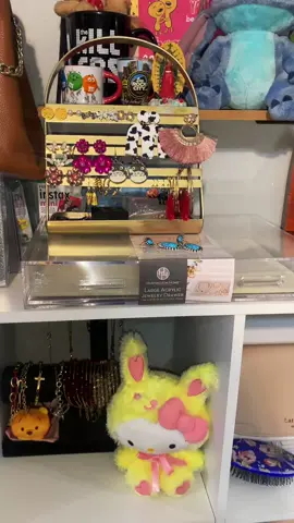 #asmr #jewelry #cheapfind #asmrjewelry #asmrsounds #amazingfinds #aldifinds #aldi #alditiktok #jewishtiktok #jewelrybox #opening