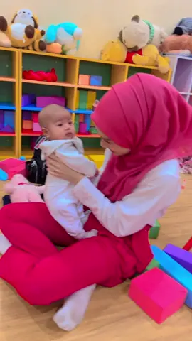 Umar suke kakak dania ye 🥰 cantikkk kann ? Hehe 🤍 @marissadaniahakim_