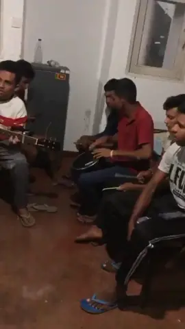 තනිකම හුරු දෙනෙත පුරා 2 verse 💖 #guitarboysl #බෝඩිමේ_ජීව්තේ