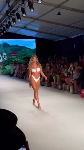 Opening beachbunny swim show 🤍