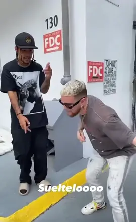 Cuando estás con la fiesta encima pero el dj no la quiere estallar 😂