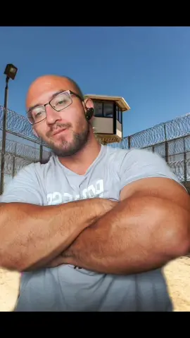 #stitch with @tmz Cmon why did you have to go there? #greenscreen #excontoicon #prisontiktok #fyp #prisonfight