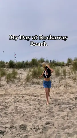 Hope you enjoy this fun beach day with me! Couldn’t have gotten through the day without my Verb Energy bars! @verbproducts You can check out the Summer Starter kit here: https://glnk.io/73x56/reesarei #beachday #rockawaybeach #newyorkbeach #rockawaynyc #summerbeachvibes