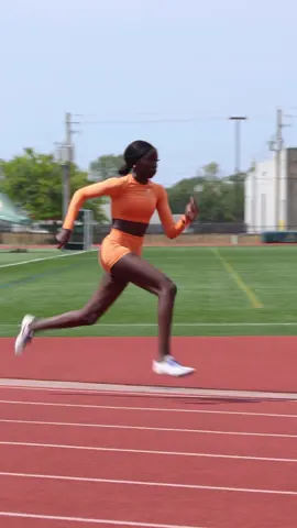 poetry in motion ✍🏿🇸🇸 #southsudanese #southsudan #southsudanesetiktokers #trackandfield #postcollegiate