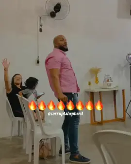 karatê gospel 😂😂              #memescristaos #igrejasevangélicas #church #evangelicos #cristão #evangelicostiktok #gospel #churchtiktok #tiktoknaigreja #dancinhasdotiktok #cristaosnotiktok #humorcristao #humor