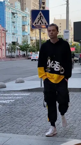 Kyiv streetstyle [anonymous shooting of stylish people] #UkraineStyleView #kyivstreetstyle #kyivfashion #ukrainefashion #StreetStyle