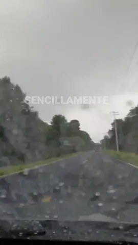 sentimental 🌧️ #joansebastian #sentimental #lluvia #fypシ #carretera