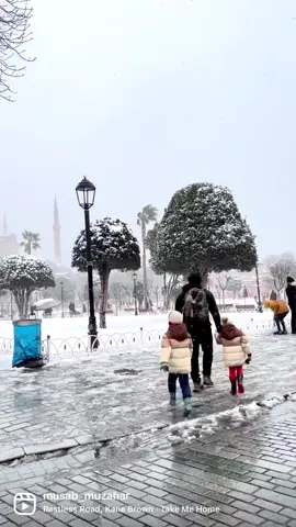 Rakyat Turkiye bagitau ni snow yang paling lebat dalam tempoh 24 tahun untuk area Sultanahmet (Hagia Sophea & Blue Mosque) #hagiasophia #ayasofya #sultanahmet #bluemosqueistanbul #istanbul #discoveristanbul #istanbul🇹🇷 #fypシ #istanbulsnow❄️