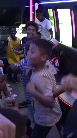 “This is the funnest day of my life” — 🥺❤️ (Donation L1NK LIVE) #hood #arcade #pizza #lambo #party #limo #fun #happiness #children
