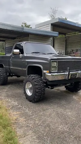 K10s & @zachlanebryan 💨 #fyp #fypシ #fypage #zachbryan #country #florida #chevy #chevytrucks #trending #zachbryanmusic #austinmeade #BigInkEnergy #explore #foryou #foryoupage #reddirt #reddirtcountry