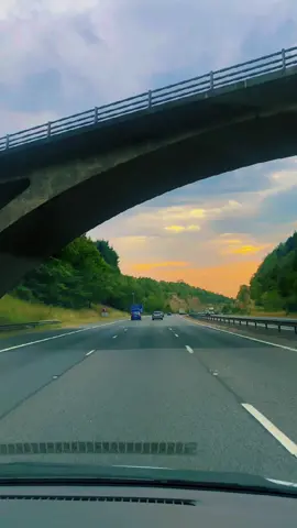 M40 northbound 😍#nanuofficial1 #fyp #uk #bdtiktokofficial #drive #bollywood #bollywoodsong #aajmausambadabaimaan #lofi