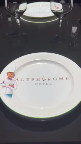A meal with an experience. #lepetit #rome #romeitaly🇮🇹 #foodexperience #dinnerdate #dinnerdatenight #datenight #blackgirlluxurytiktok #animateddinner