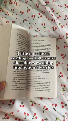 Im little miss🤭 #littlemiss #books #bookish #BookTok #fyp #bookworm #booklove #foryou #romancebooks #booklover #bookshelf #aesthetic #booktoker