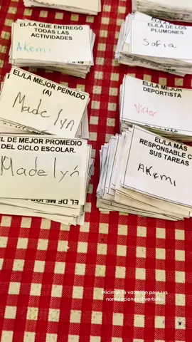 #nominacionesdivertidas #alumnos #actividadesdedespedida #maestra