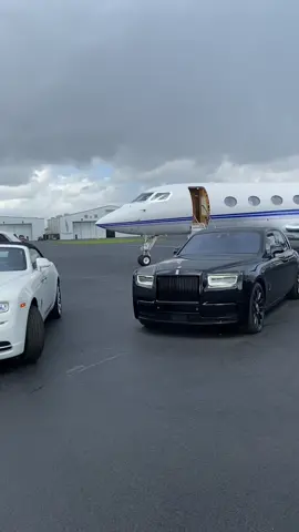 When you land in Miami, Ask for the Rolls Royce treatment ☔️ #privatejet #rollsroyce #miami #aviation #travel #cielojet #charter #fyp