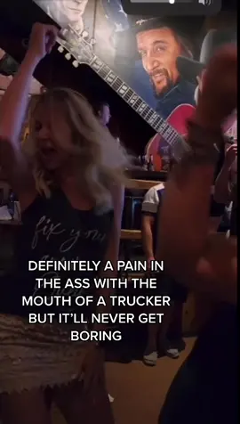 Oh Nash…you never disappoint #nashville #beawoman #shania #fixyourcrownqueen #anniemcfarland #thestage