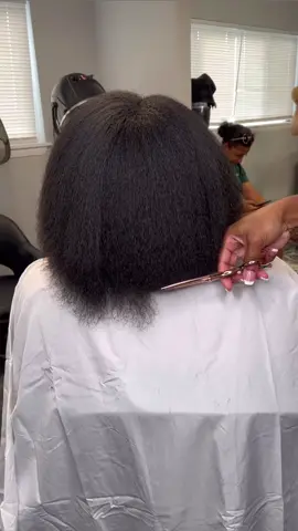 Therapy 🤍🖤 #fyp #alabamahairstylist #blowouthair #healthyhairgoals #naturalhair