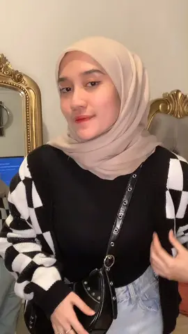 Pake hijab tapi tetep rambut gaboleh bau🫶🏻