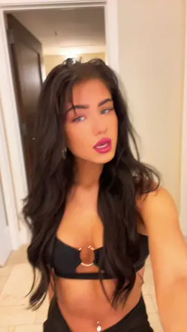 #greenscreen TIKTOK I AM 18 #fakebody⚠️ 