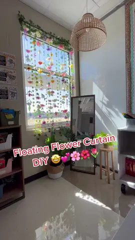 These floating flowers are one of my favorite things in my classroom!! 🌸🌺🤩 #teachertok #backtoschool #fyp #DIY #middleschool #teachersoftiktok