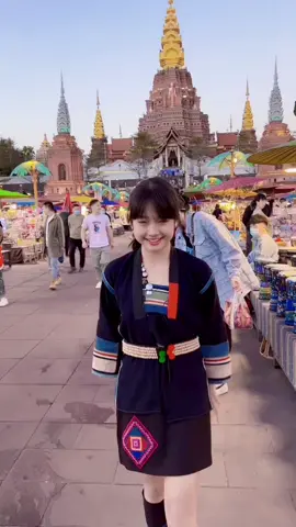 สาวน้อยชนเผ่าอาข่าน่ารัก