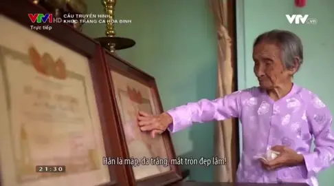 “Mẹ giữ con lại chỉ thêm mất nước, hãy để con đi”. Chữ hiếu con tạm gác lại, khi nào đất nước bình yên, con lại về với mẹ.#quânđộinhândânviệtnam #côngannhândân #côngan