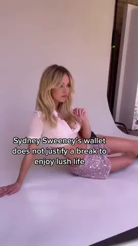 #Euphoria star #SydneySweeney opens up about her income