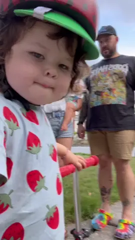 a physical comedy queen 👸🏻 #toddlertok #toddlersoftiktok #toddlermom #toddlerootd #toddleroutfit #babytok #babyootd #OOTD #siblinggoals #siblingcheck #momtok #momlife #fyp #foryoupage #CVSPaperlessChallenge